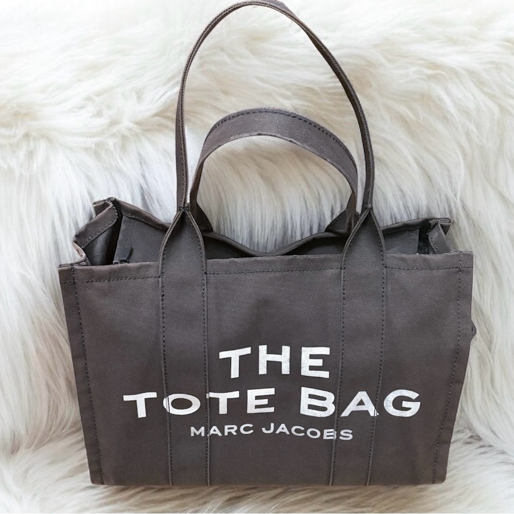 Marc Jacobs The Large Tote Bag